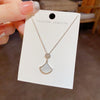 Chérie - Mother-of-pearl fan pendant necklace